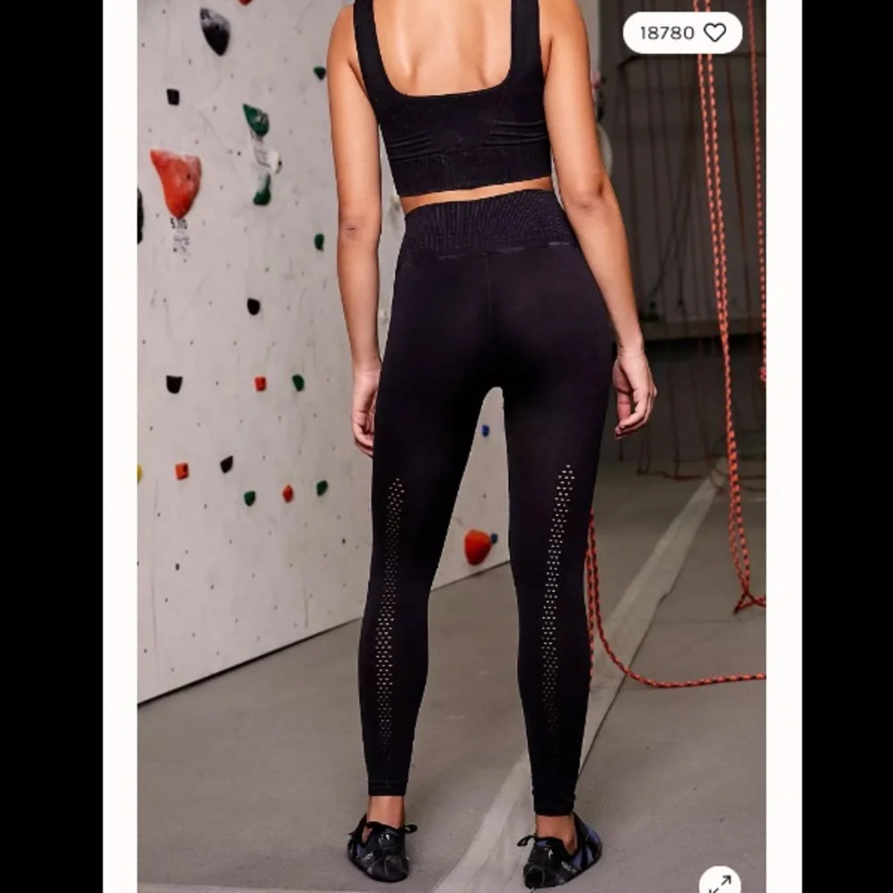 NWOT Free People Movement Good karma leggings size m/l color washed black - Picture 2 of 9